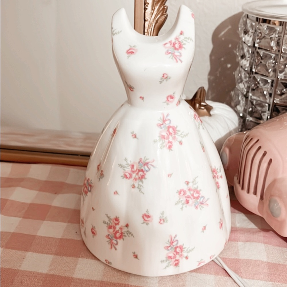 Simply Shabby Chic white & pink dress lamp